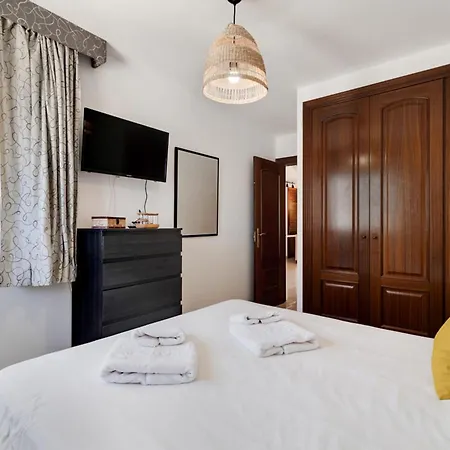 Charming 2-bedroom With Ocean Views In Adeje Appartamento *