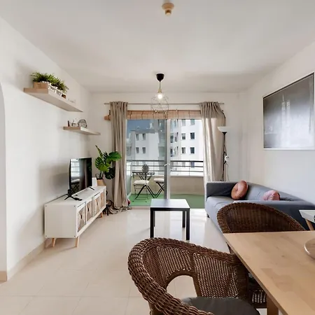 Charming 2-bedroom With Ocean Views In Adeje *